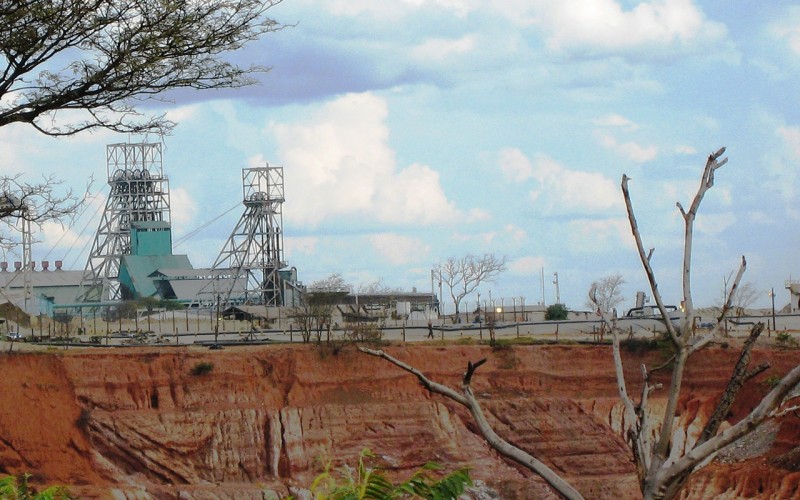 Nkana open pit in Kitwe (By Per Arne Wilson – Own work, CC BY-SA 3.0)